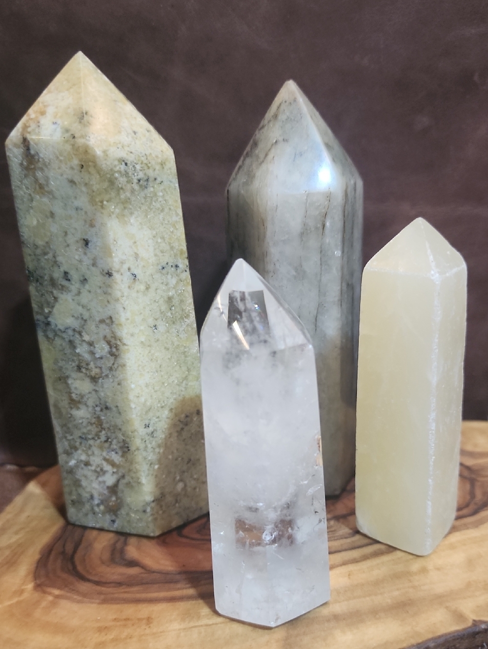 🎉HP 🎉 (4pc) Exotic Yellow, Grey, Clear Crystal Tower Bundle